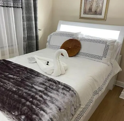 Gated Home Close To Birmingham City Centre