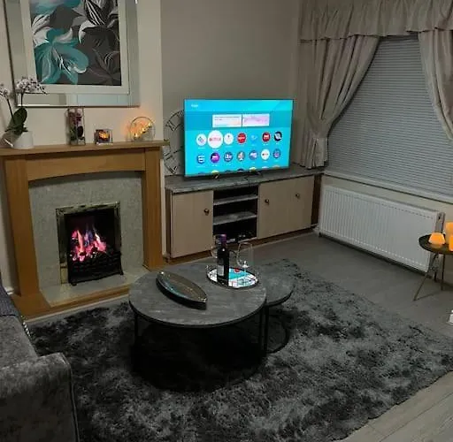 Gated Home Close To Birmingham City Centre