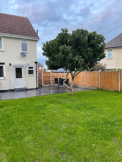 Gated Close To Centre Holiday home